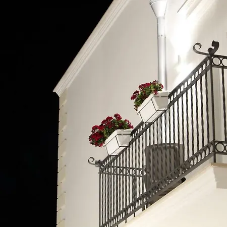 بيت ضيافة Sant'eufemia Self Check In